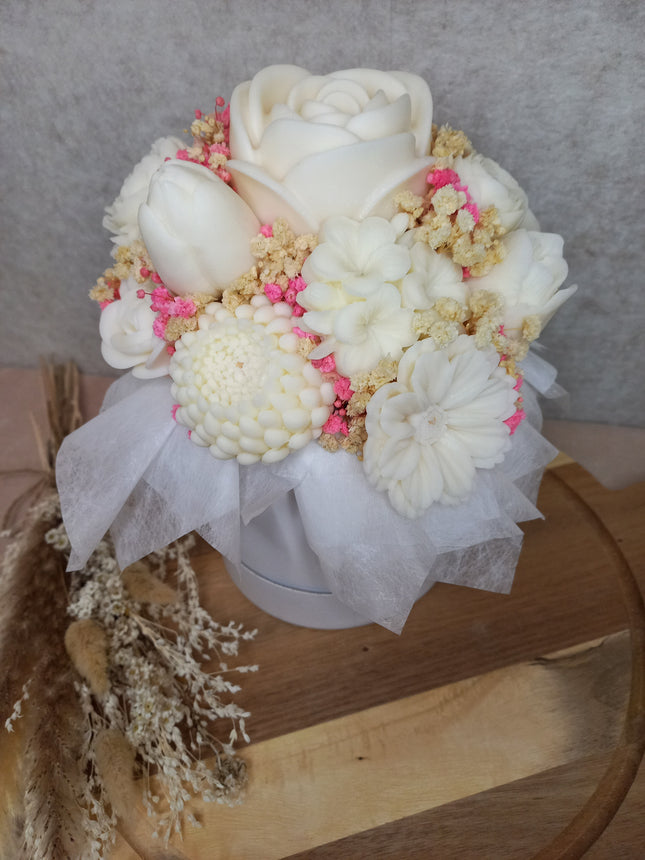 Blumenstrauß zum Valentinstag oder Geburtstag, Blumen, Wachsblumen aus 100 % Rapswachs, Blumenbouquet