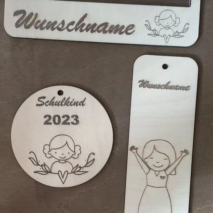 1. Schultag/ 1. Klasse / MÄDCHEN / SET / Lesezeichen/ Lesehilfe / Schultütenanhänger