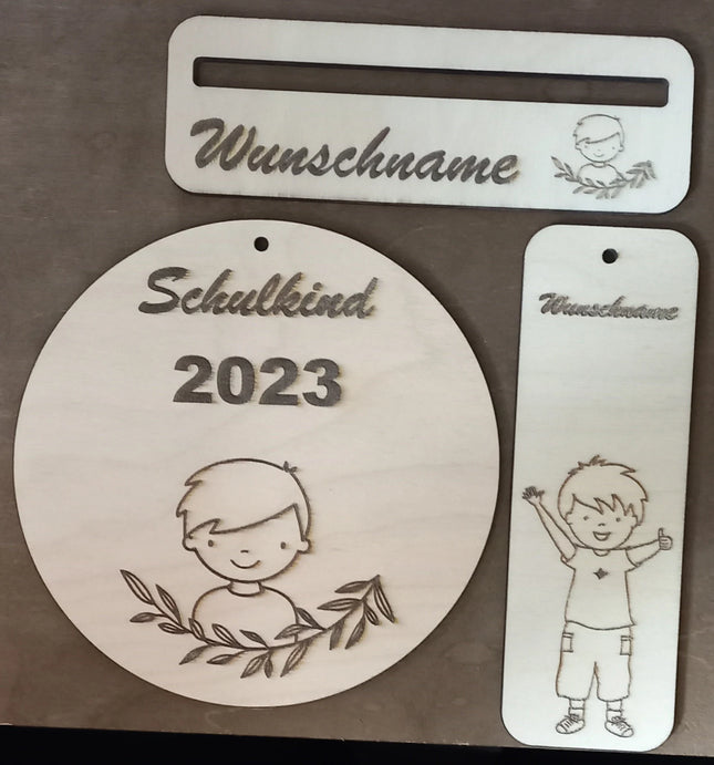 1. Schultag/ 1. Klasse / JUNGE / SET / Lesezeichen/ Lesehilfe / Schultütenanhänger