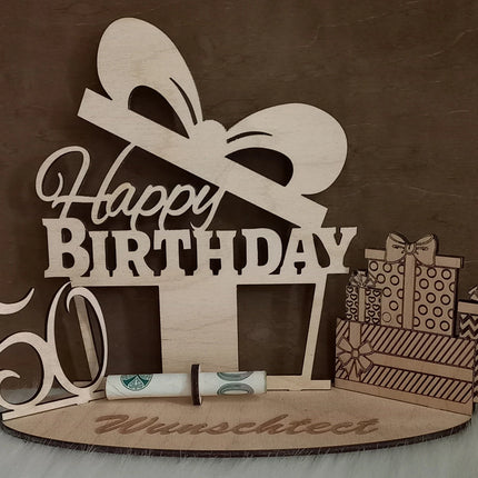 Happy Birthday Geschenk aus Holz, mit Geschenken