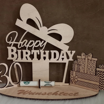 Happy Birthday Geschenk aus Holz, mit Geschenken