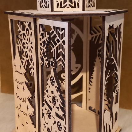 Laterne aus Holz zu Weihnachten