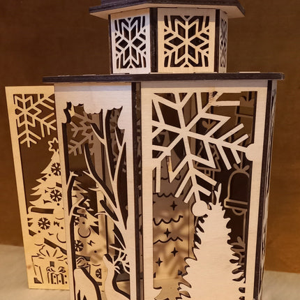 Laterne aus Holz zu Weihnachten
