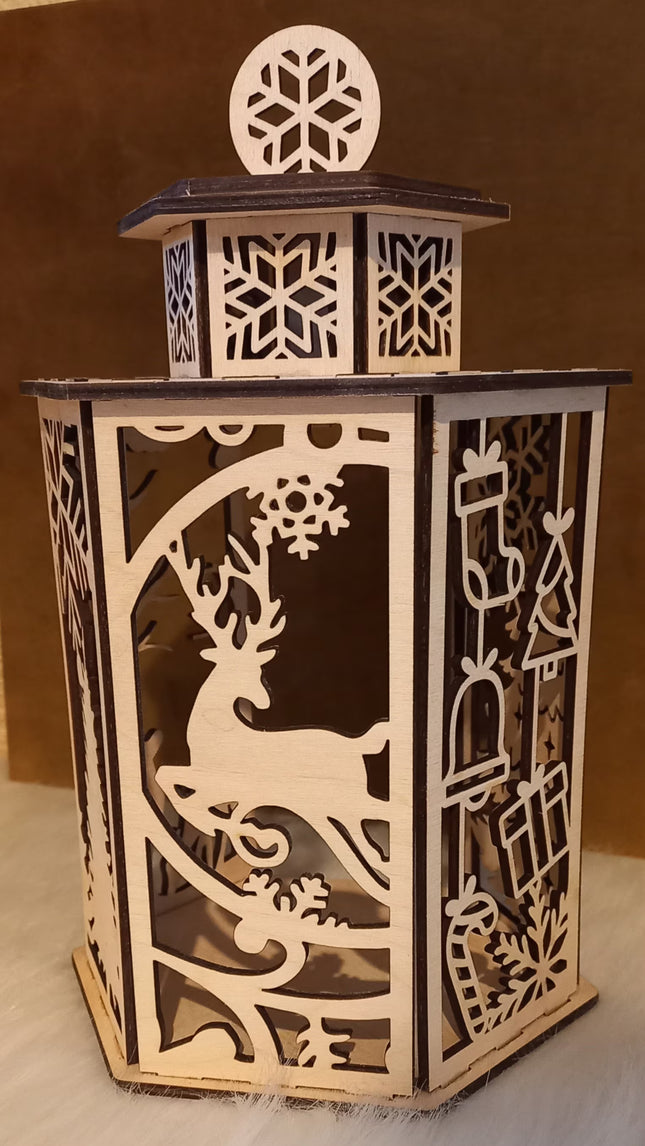 Laterne aus Holz zu Weihnachten