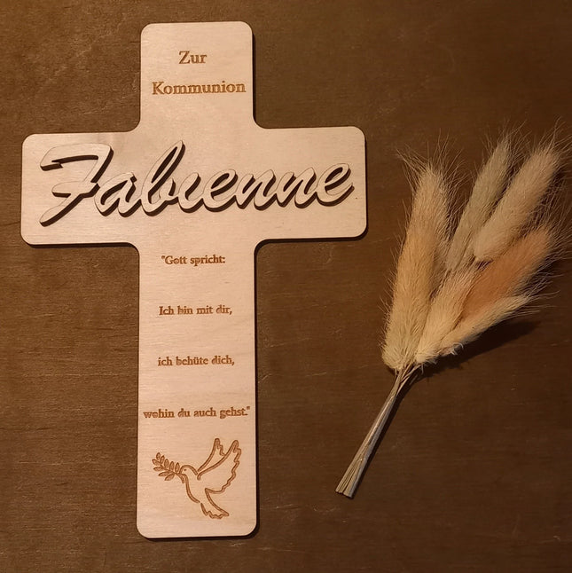 Kreuz zur Kommunion, Konfirmation, oder Taufe. Personalisierbar mit dem Wunschnamen