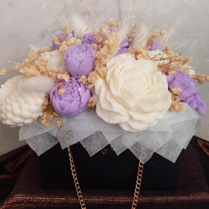 Blumen Handtasche, Wachsblumen aus 100 % Rapswachs, Blumenbouquet in einer Tasche
