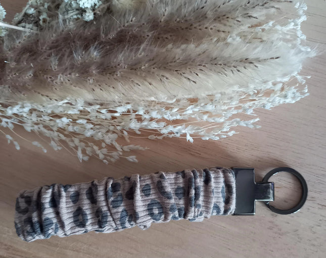 LEO Schlüsselanhänger, Armschlaufe, Scrunchiestyle in 3 verschiedenen Variationen